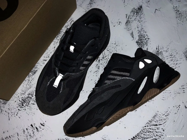 Yeezy FV5304 Boost Black Utility 700 Adidas 0818